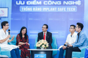 Các đại biểu tham dự Tọa đàm “Ứng dụng công nghệ Safe Tech vào trồng răng implant”.