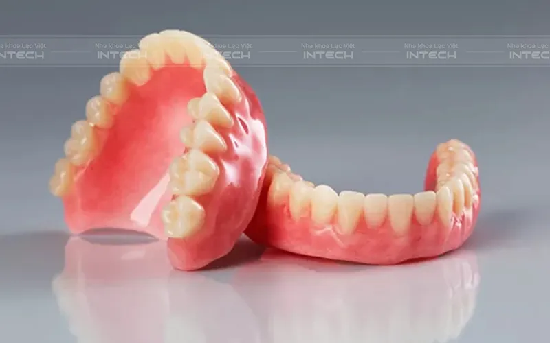 Giá Trồng Răng Cho Người Già - Nha khoa Lạc Việt Intech